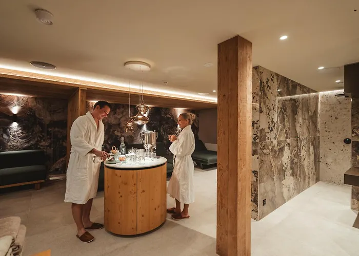 Matterhorn Inn - Wellness & Dining - At Zermatt Shuttle Station